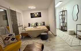 Cozy Nuernberg-Schwaig-Messe-Kueche-Balkon